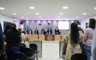 Sesso aborda Outubro Rosa e entrega Moo de Aplausos ao projeto Muxirum